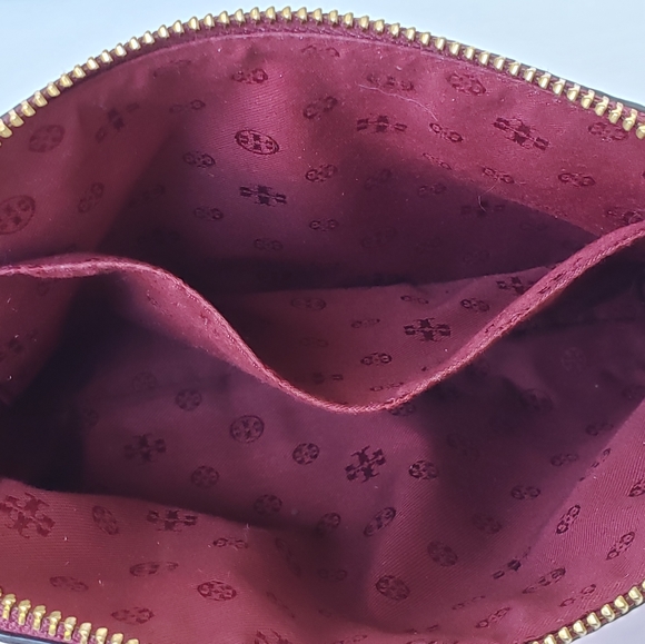 Tory Burch Kira Pebbled Leather Crossbody/Wallet - Picture 6 of 10